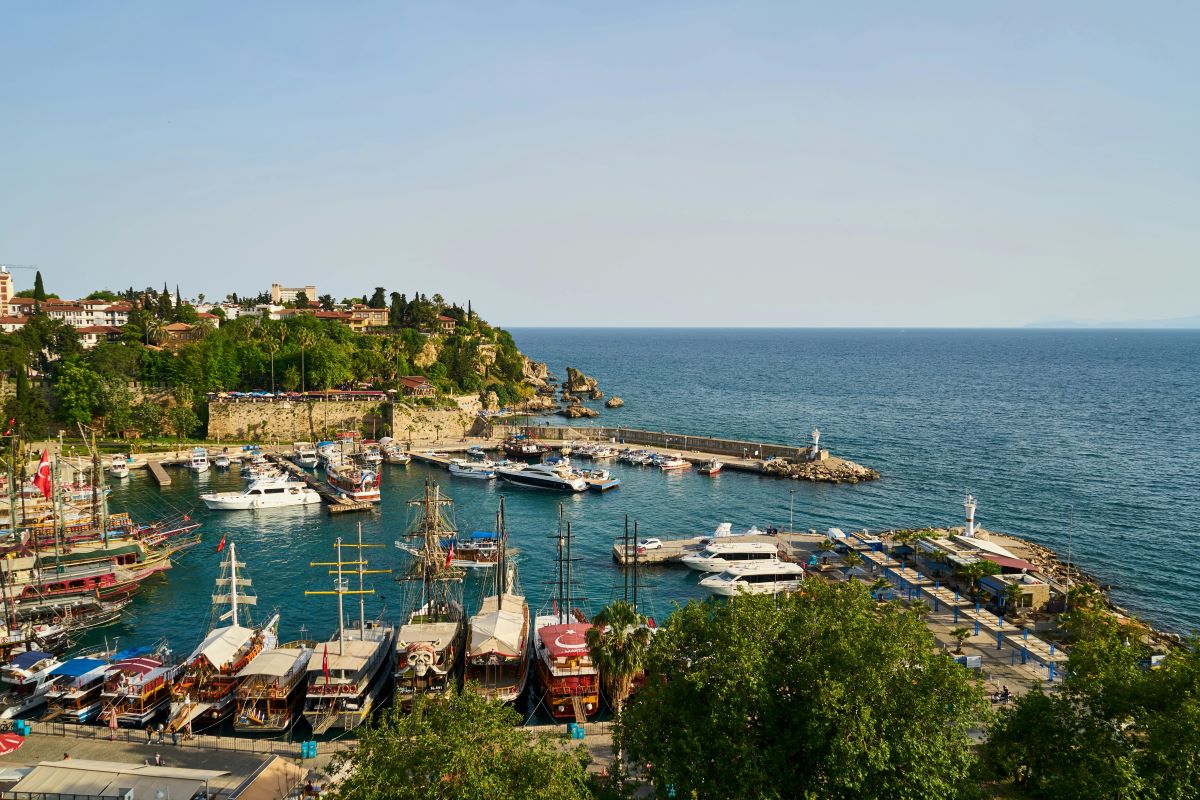 Antalya’da Tatil ve İş Gezilerinde Özel Transfer Neden Bir İhtiyaç Haline Geldi?